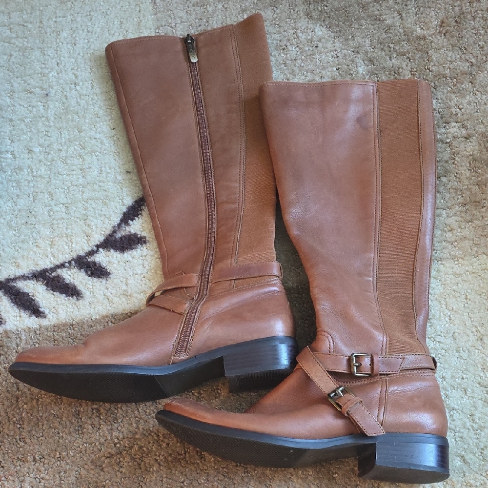 Chic Tan Leather Heeled Boots